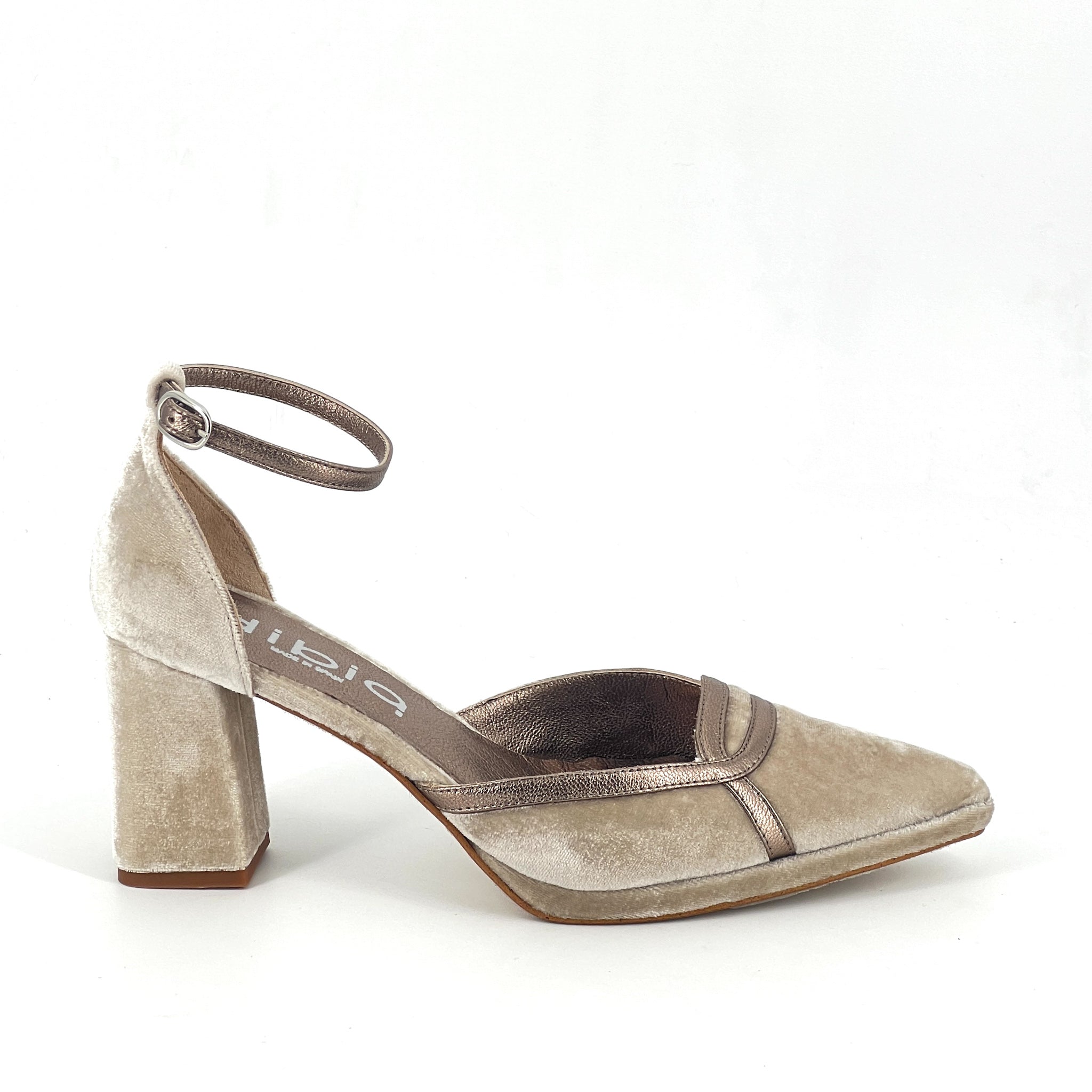 TAUPE