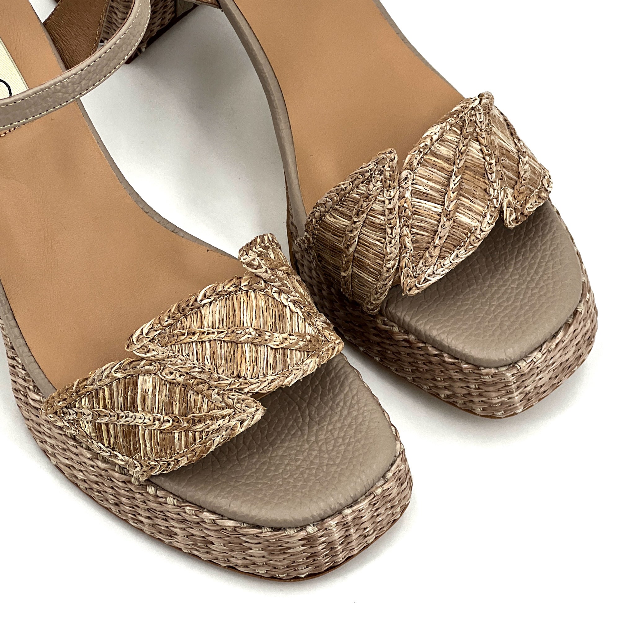 TAUPE