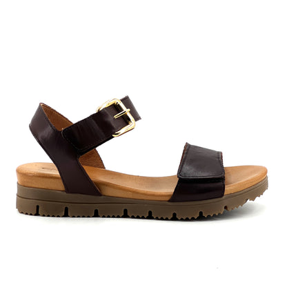 MARRÓN
