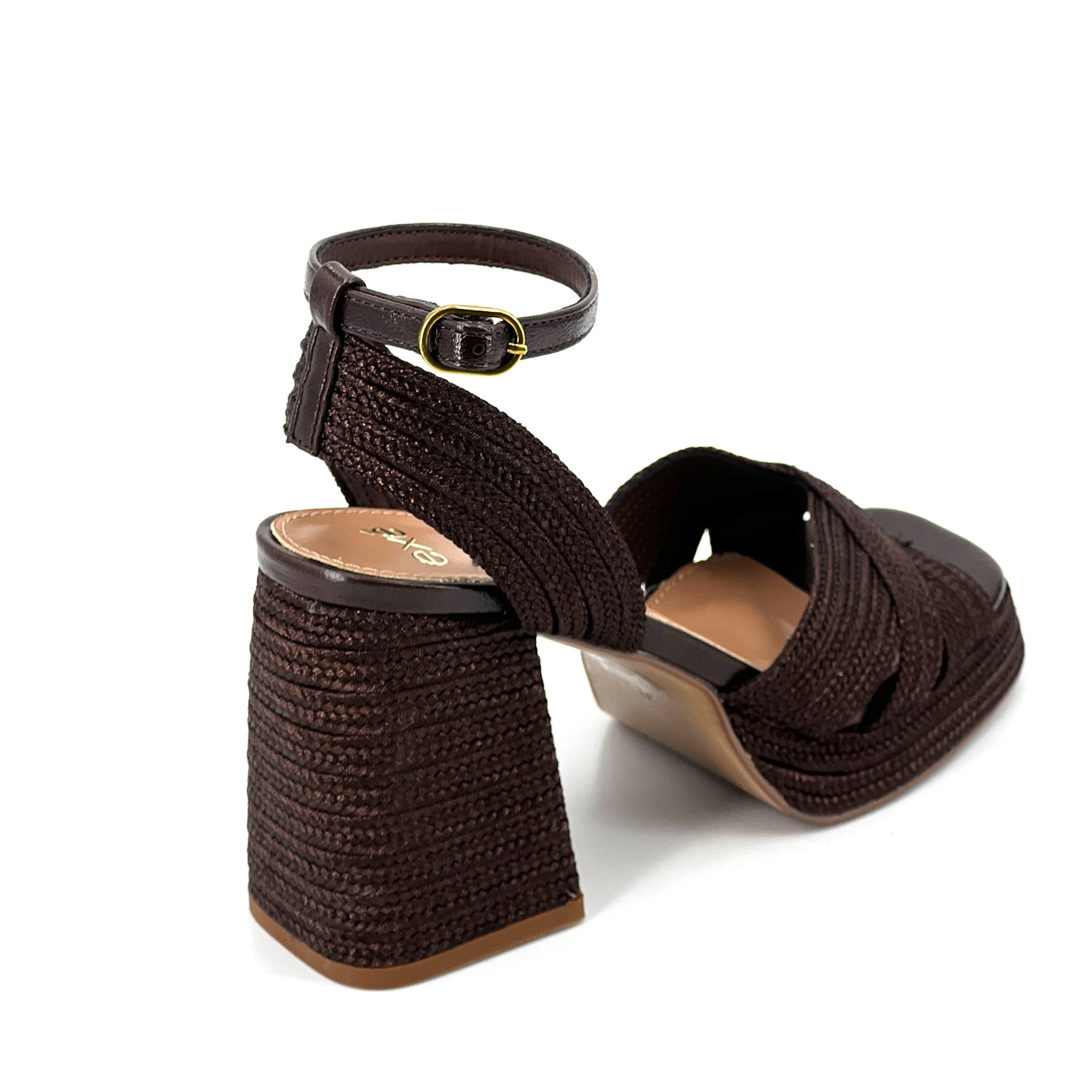 MARRÓN
