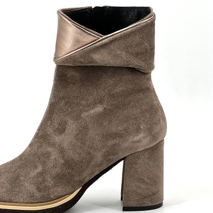 TAUPE